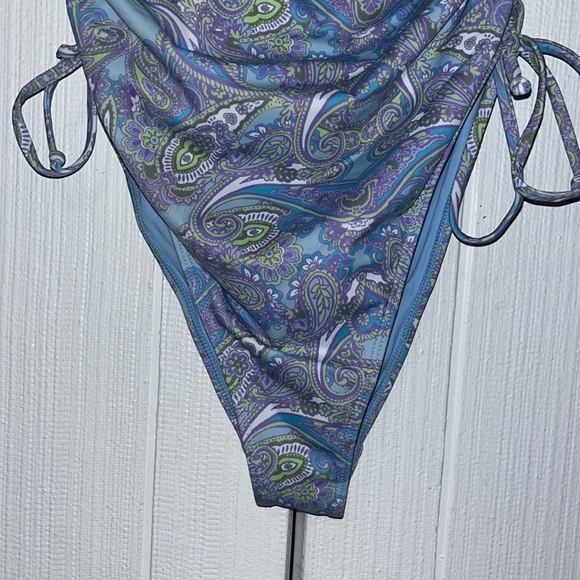 Pacsun paisley swimsuit - Picture 3 of 6